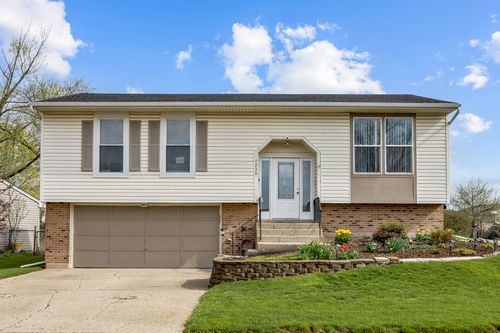 1236 Corley Dr, Elgin, IL, 60120-4702 | Card Image