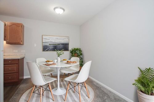 apt-107-974 Thornton Ln, Buffalo Grove, IL, 60089-4247 | Card Image