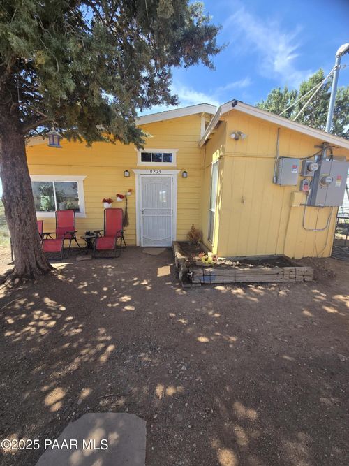 9275 E Chestnut Hill Ave, Dewey-Humboldt, AZ, 86327-6909 | Card Image