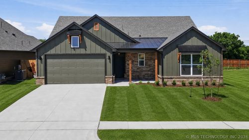 5018 N Walnut Ave, Broken Arrow, OK, 74012-7036 | Card Image