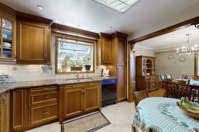 94 Camborne Ave, House other with 4 bedrooms, 2 bathrooms and 5 parking in North York ON | Image 8