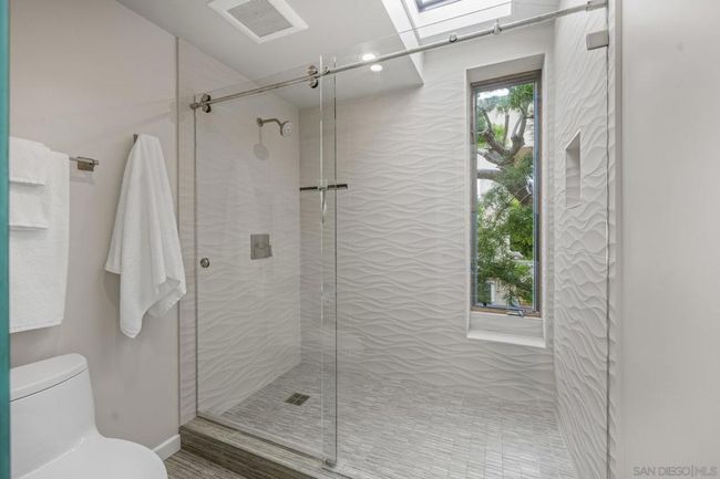 2036 Santa Fe Ave, Condo with 3 bedrooms, 2 bathrooms and 4 parking in Del Mar CA | Image 23