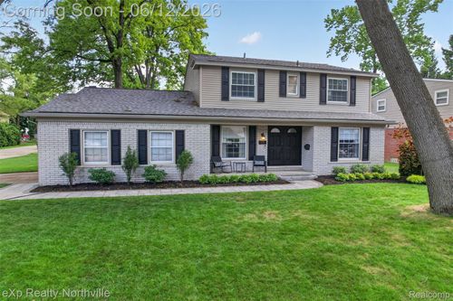 33083 Broadmoor Ct, Livonia, MI, 48154-2901 | Card Image