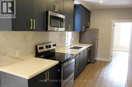 {{alt}} | Card Image