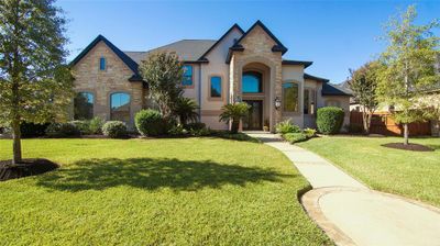 Beautiful Frontier custom home in the sought after Rock Creek Subdivision | Image 1