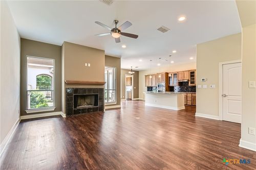 462 Stagecoach Trl, San Marcos, TX, 78666-5204 | Card Image