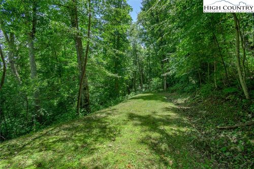 153 Linville Oaks Dr, Linville, NC, 28646 | Card Image