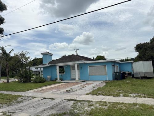 1001 Sunrise Boulevard, Fort Pierce, FL, 34950 | Card Image