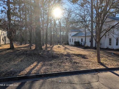 121 Azalea St, Madison, MS, 39110-6808 | Card Image