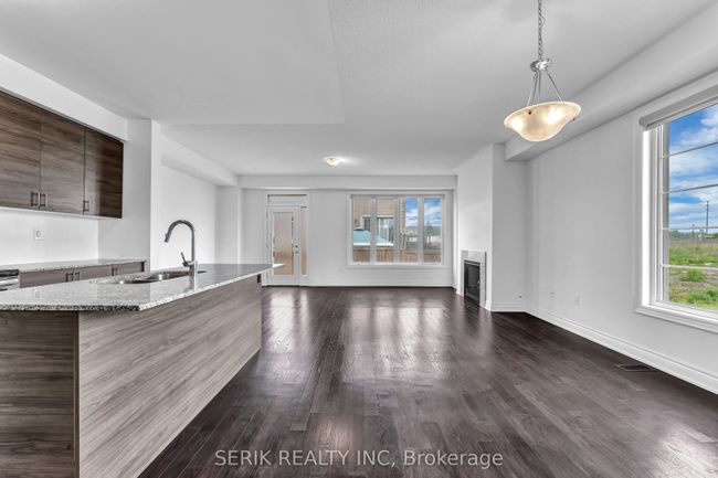 479 Izumi Gate, House attached with 4 bedrooms, 3 bathrooms and 1 parking in Milton ON | Image 7