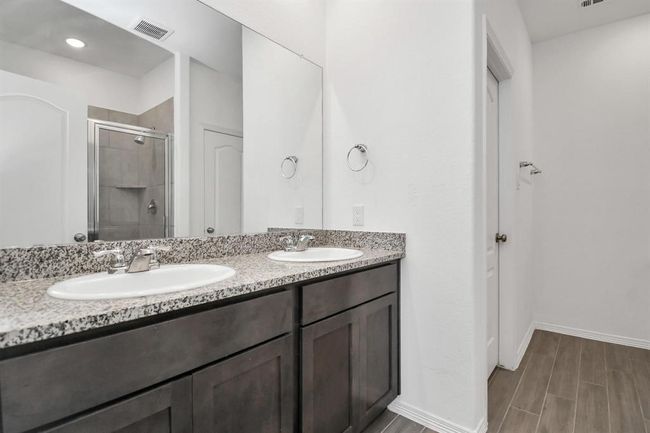 25489 Northpark Spruce Dr, House other with 5 bedrooms, 3 bathrooms and 2 parking in Porter TX | Image 9