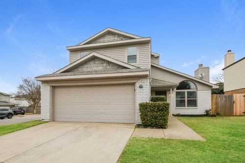 1718 Stoneway Dr, Grapevine, TX, 76051-7918 | Card Image