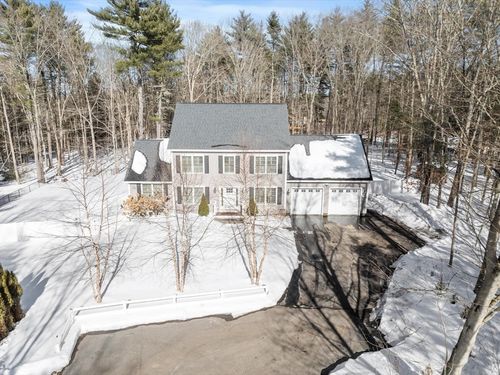3 Swett Dr, Hampton, NH, 03842-1729 | Card Image