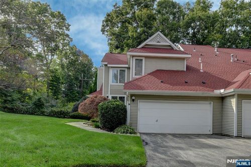 39 Ridgeview Ter, Oak Ridge, NJ, 07438-9197 | Card Image