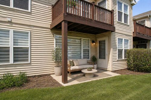 a-400 Woodview Cir, Elgin, IL, 60120-7170 | Card Image