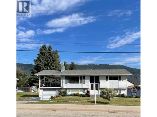 1018 Second Ave, Chase, BC, V0E1M0 | Card Image