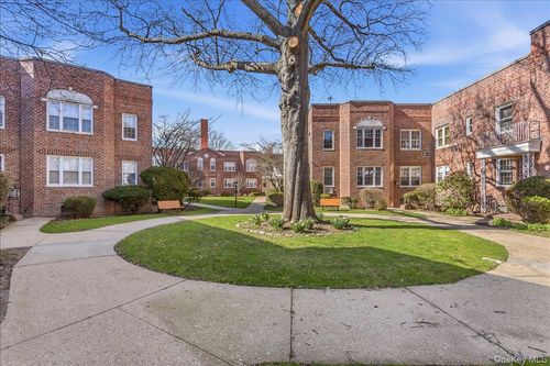apt-c111-250 Central Ave, Lawrence, NY, 11559-1553 | Card Image