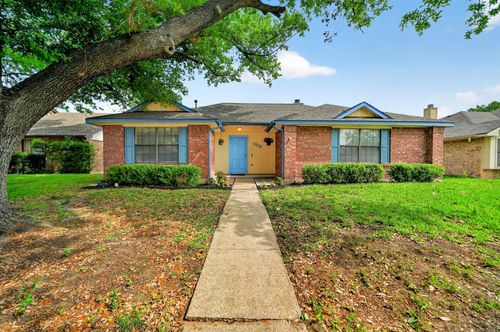 705 Whitewing Dr, Mesquite, TX, 75150-4967 | Card Image