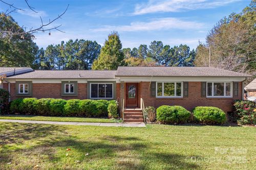 132 Greenbriar Dr, Matthews, NC, 28104-4904 | Card Image
