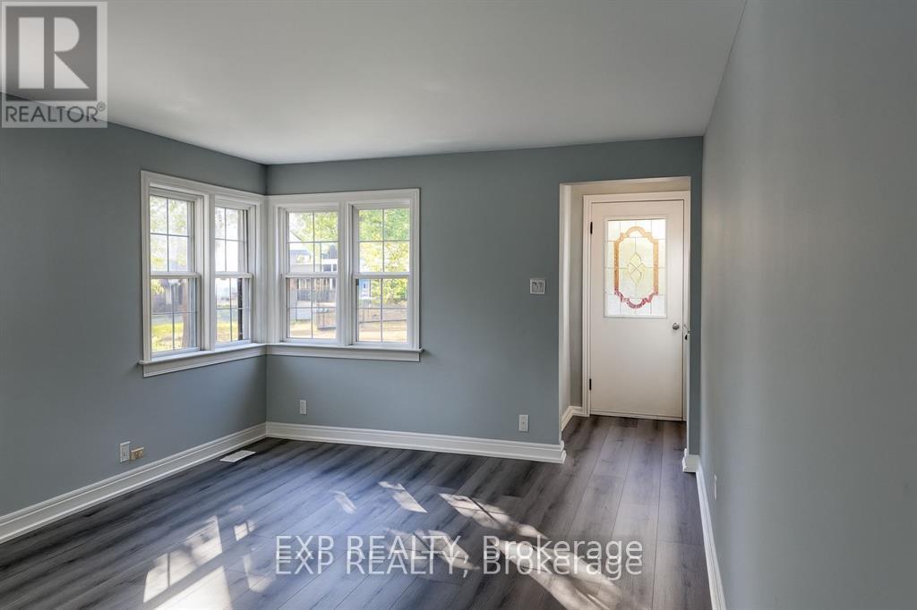 Residential in St. Catharines (E. Chester) 5