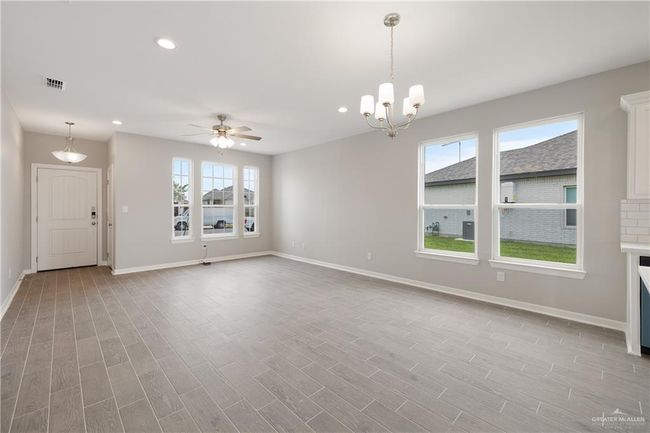 825 S Templo Dorado St, House other with 4 bedrooms, 4 bathrooms and 2 parking in Mission TX | Image 4