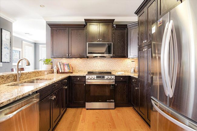 APT-201 - 3520 Central Ave, Condo with 2 bedrooms, 3 bathrooms and null parking in Memphis TN | Image 8