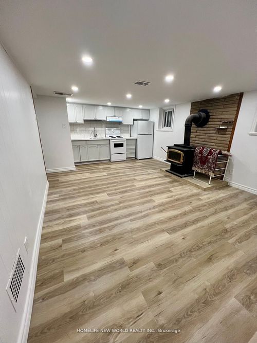 bsm-354 Kane Ave, York, ON, M6M3P3 | Card Image