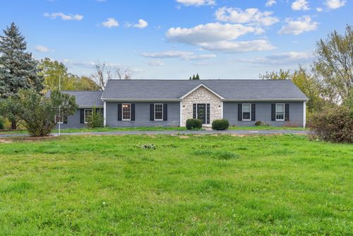 36W340 Huntley Rd, Dundee, IL, 60118-9303 | Card Image