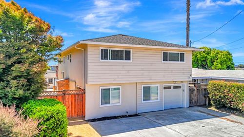 908 Bancroft Ave, Half Moon Bay, CA, 94019-1504 | Card Image
