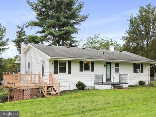 903 Coverstone Rd, FORT VALLEY, VA, 22652-1944 | Card Image