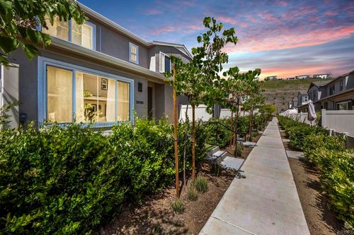 35180 Grove Trl, Fallbrook, CA, 92028-6547 | Card Image