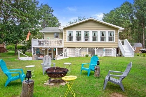 935 County Road D, Nekoosa, WI, 54457-9154 | Card Image