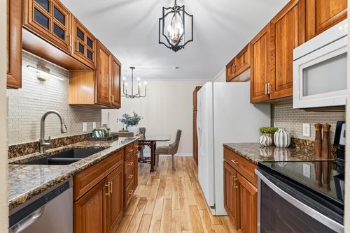 306-205 Barry Ave S, Wayzata, MN, 55391-1640 | Card Image
