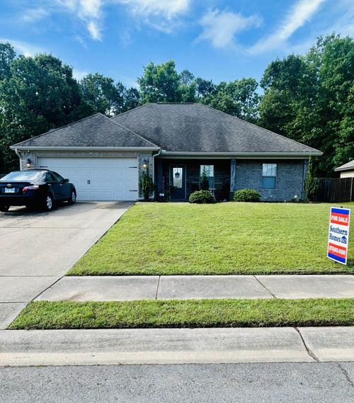 1008 Huck Finn Blvd, Redfield, AR, 72132-9703 | Card Image