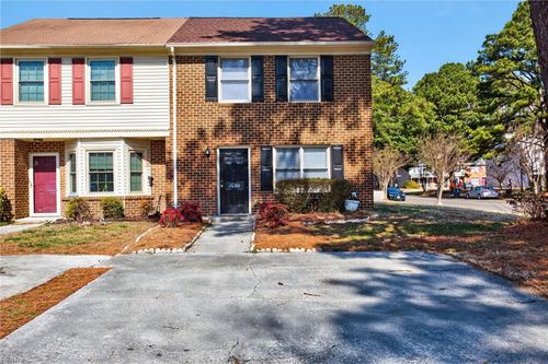 100 Haverstraw Ct, Yorktown, VA, 23692-2735 | Card Image