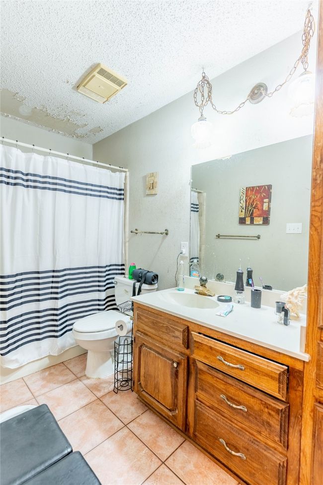 1638 Brown Trl, Home with 4 bedrooms, 4 bathrooms and 2 parking in Hurst TX | Image 32