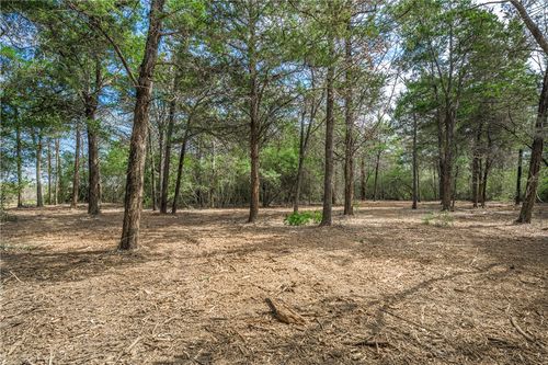 1 Independence St, Carmine, TX, 78932 | Card Image