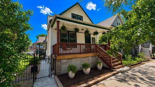 1819 Cornelia Ave, Chicago, IL, 60657-1019 | Card Image