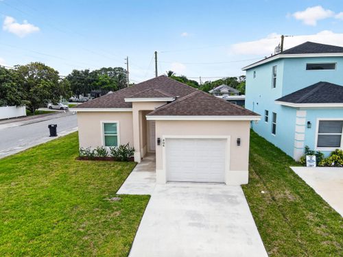 402 Nw 12th Avenue, Boynton Beach, FL, 33435 | Card Image