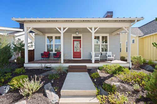 2765 Nw High Lakes Loop, Bend, OR, 97703-7329 | Card Image