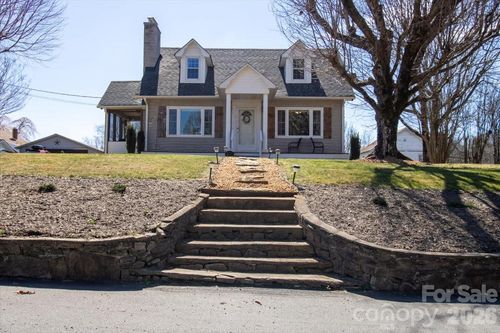 110 E Main St, Jonesville, NC, 28642-2516 | Card Image