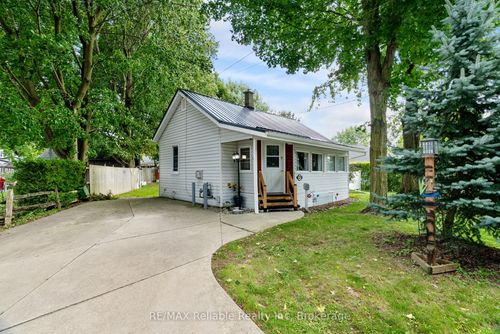 125 North St S, Clinton, ON, N0M1L0 | Card Image
