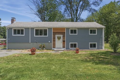 129 Marked Tree Rd, Holliston, MA, 01746-1604 | Card Image