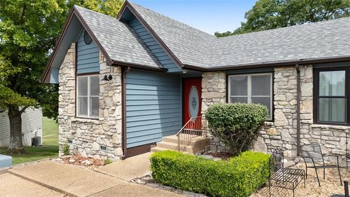 13 Ironwood Dr, Holiday Island, AR, 72631-4549 | Card Image