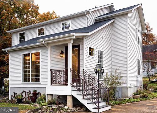 3918 Oakdale Cir, Triangle, VA, 22172-1266 | Card Image