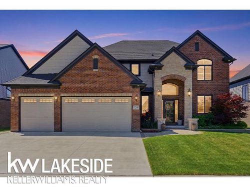 17206 Crittenden Dr, Macomb, MI, 48044-2167 | Card Image