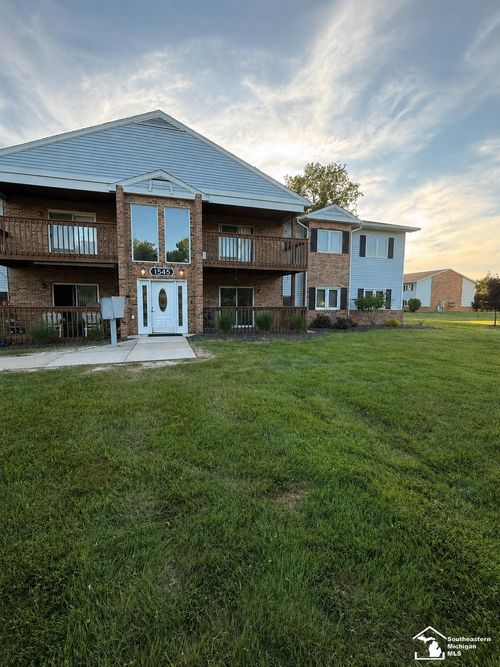 1545 Harbour Blvd, Trenton, MI, 48183-7109 | Card Image