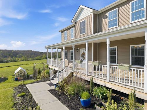 133 Old Chester Rd, Goshen, NY, 10924-5221 | Card Image