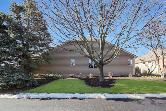 221 Course Dr, House other with 3 bedrooms, 3 bathrooms and 2 parking in Lake In The Hills IL | Image 39