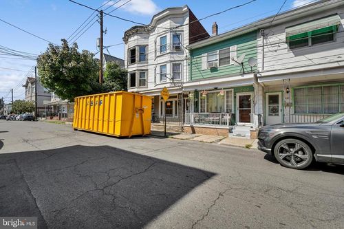 209 W Cherry St, SHENANDOAH, PA, 17976-2210 | Card Image